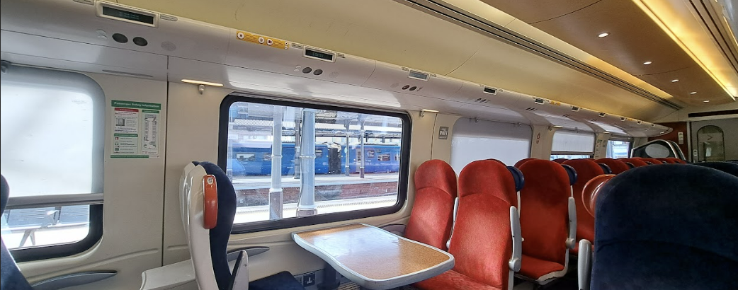 interior of crosscountry birmingham to bristol train